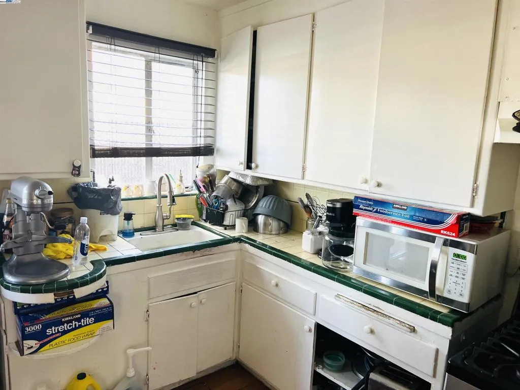 10926 Bancroft Ave, Oakland, California 94603 home-pic-12