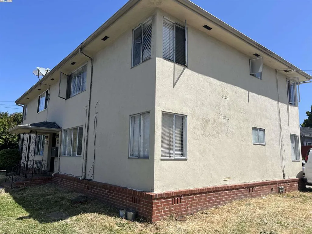 10926 Bancroft Ave, Oakland, California 94603 home-pic-2