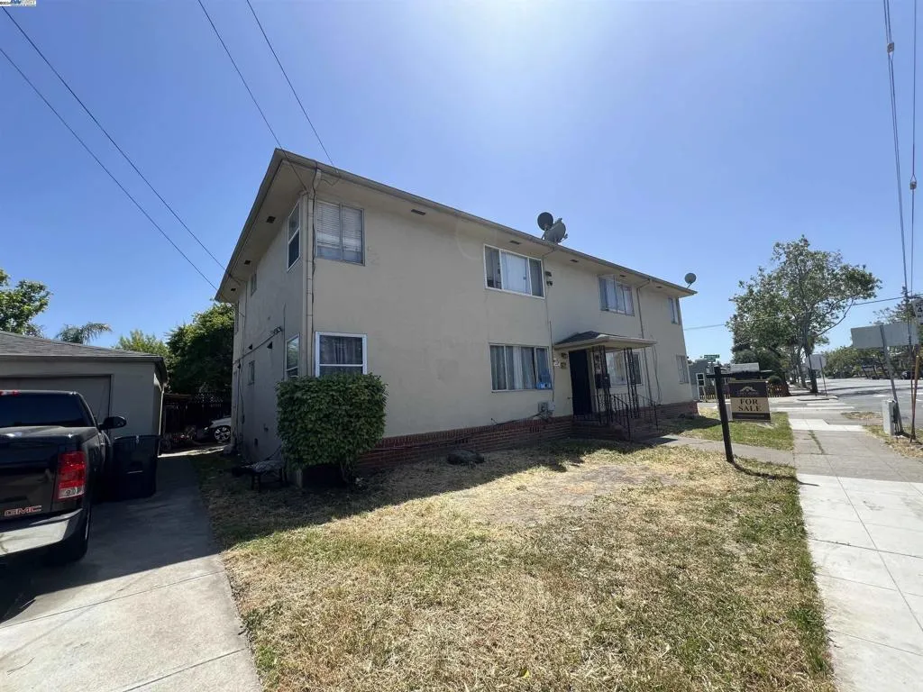 10926 Bancroft Ave, Oakland, California 94603 home-pic-1