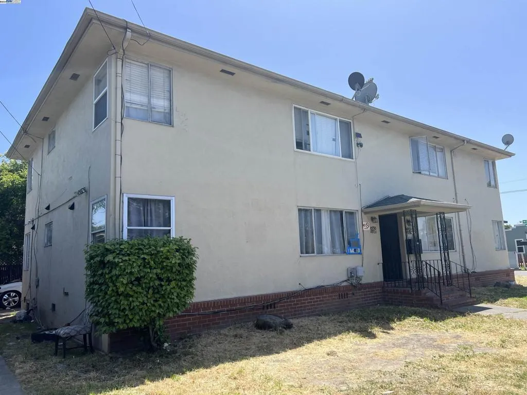 10926 Bancroft Ave, Oakland, California 94603 home-pic-0
