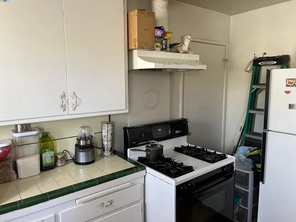 10926 Bancroft Ave, Oakland, California 94603 home-pic-13