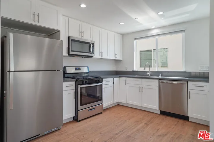 6728 Lindley Avenue, Reseda, California 91335