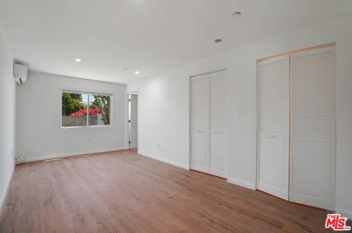 6728 Lindley Avenue, Reseda, California 91335