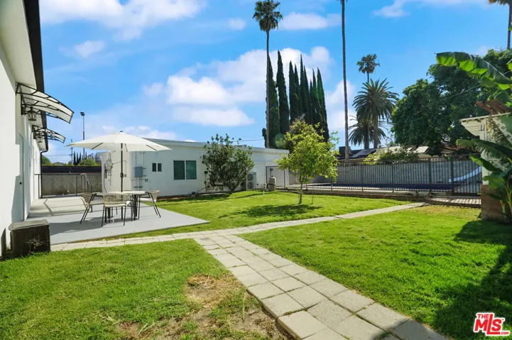 6728 Lindley Avenue, Reseda, California 91335