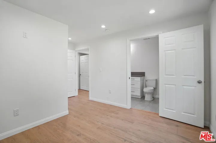 6728 Lindley Avenue, Reseda, California 91335