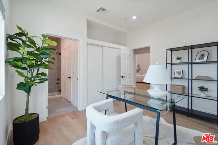 6728 Lindley Avenue, Reseda, California 91335