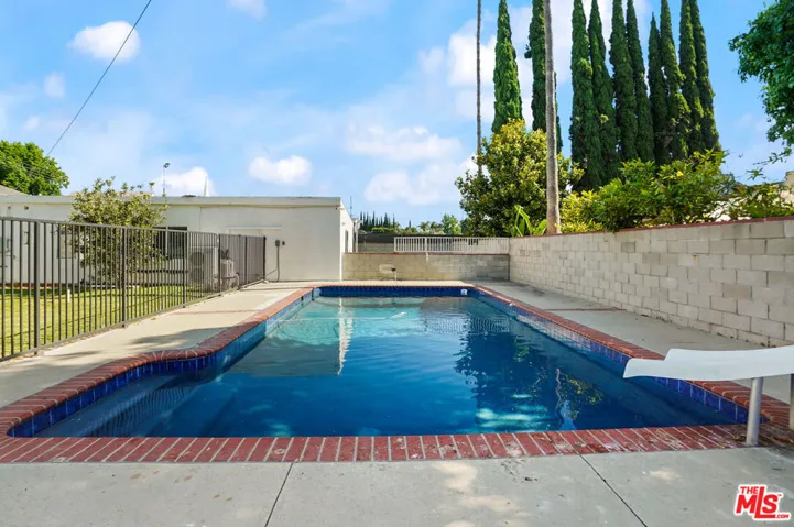 6728 Lindley Avenue, Reseda, California 91335