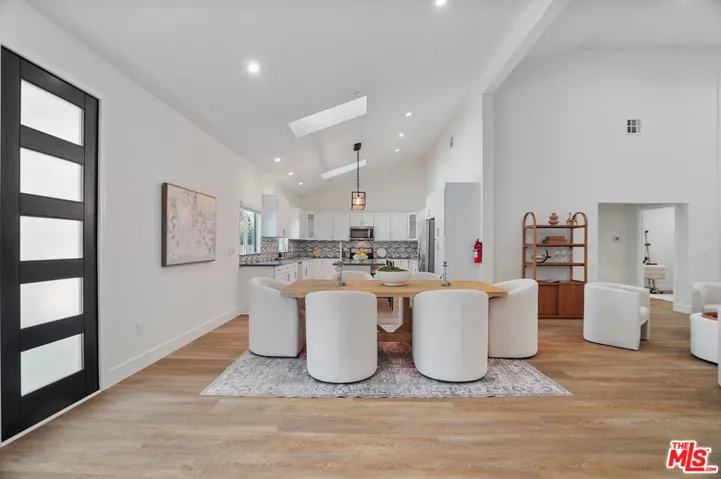 6728 Lindley Avenue, Reseda, California 91335