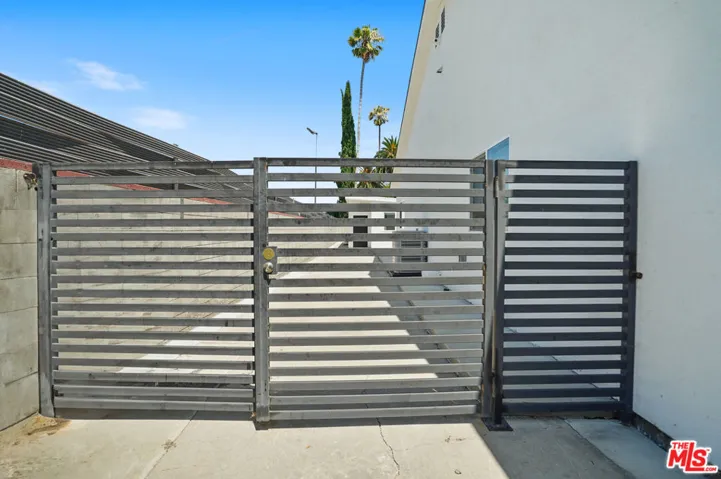 6728 Lindley Avenue, Reseda, California 91335