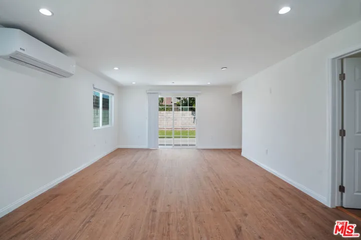 6728 Lindley Avenue, Reseda, California 91335