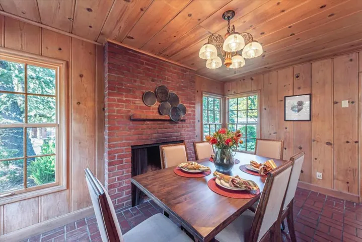 informal dining