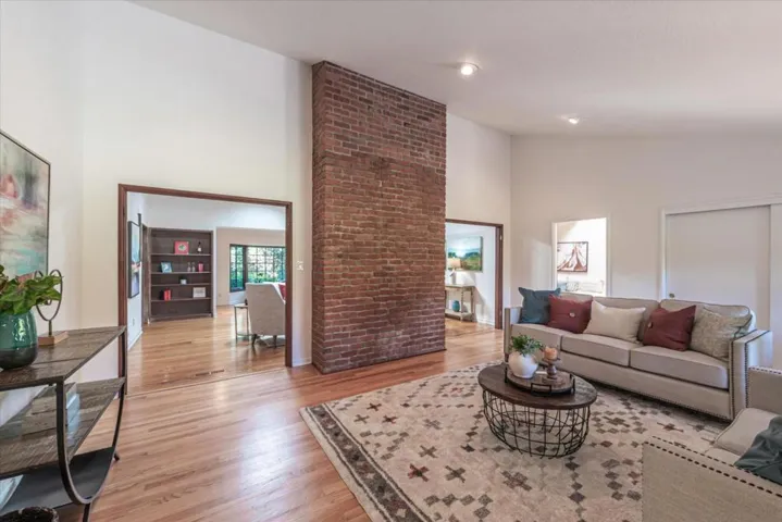 960 Dry Creek Road, San Jose, California 95124