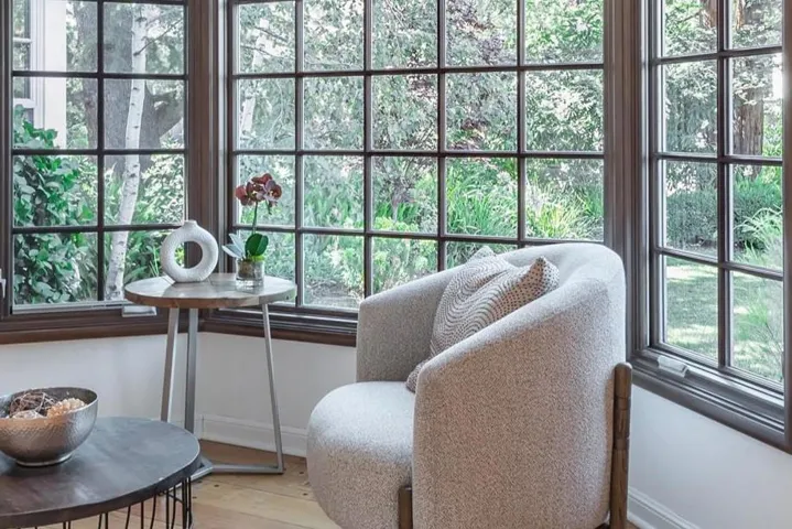 bay window front yard view