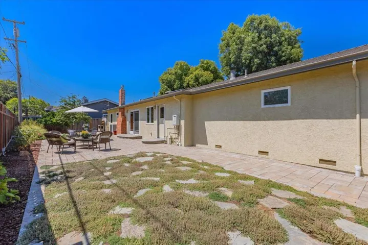 1110 Shadle Avenue, Campbell, California 95008