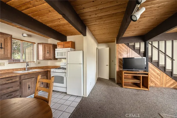 42587 Falcon Avenue, Big Bear Lake, California 92315