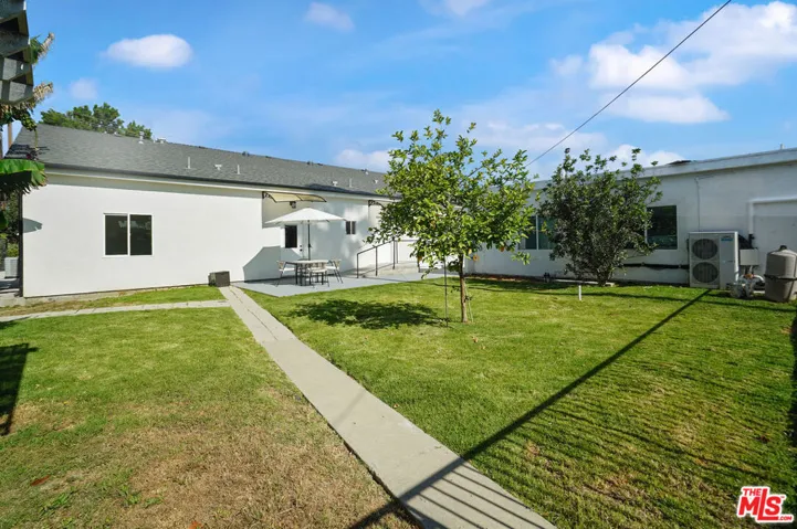 6728 Lindley Avenue, Reseda, California 91335