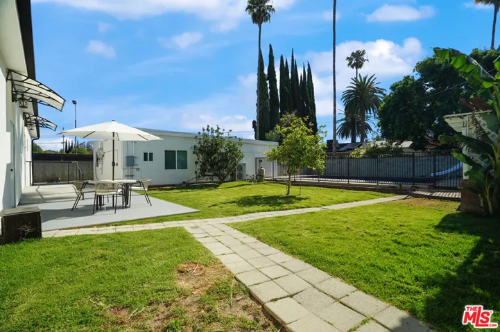 6728 Lindley Avenue, Reseda, California 91335