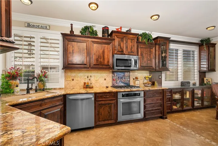 6141 Turnberry Drive, Banning, California 92220