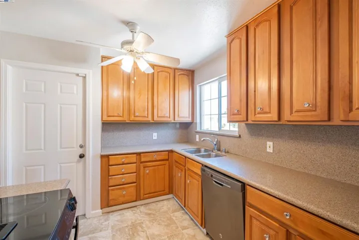 482 Olive St, San Leandro, California 94578
