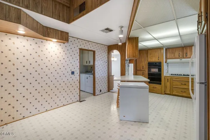 #4 Aurora Kitchen