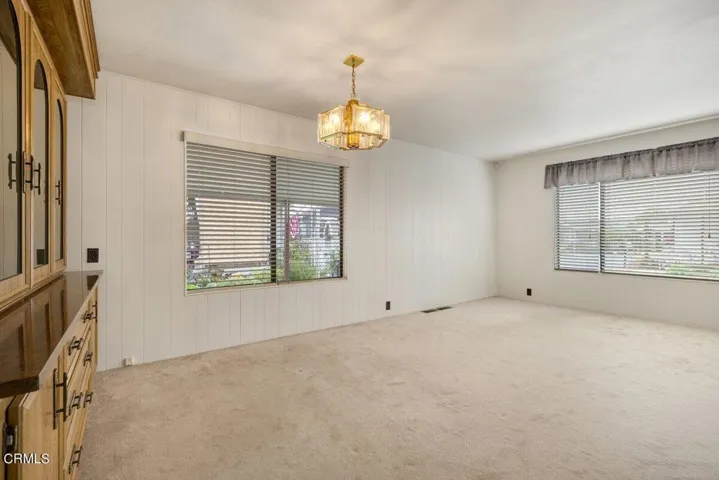 #4 Aurora Dining Area