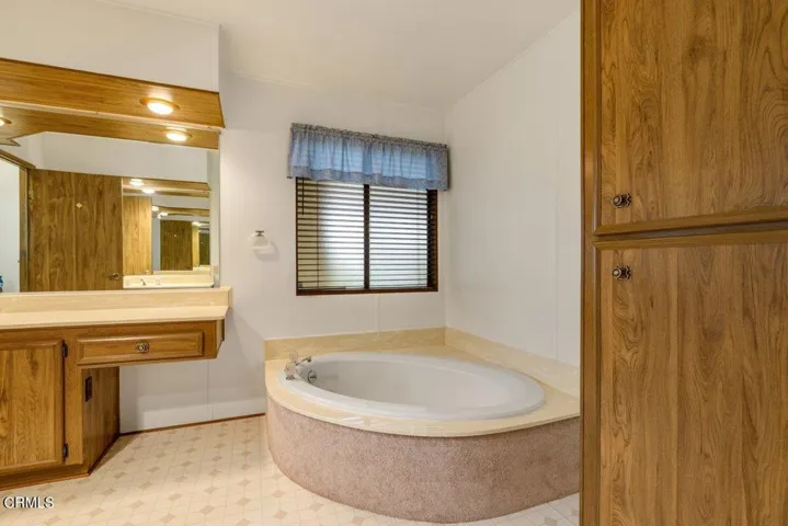 #4 Aurora Primary Tub