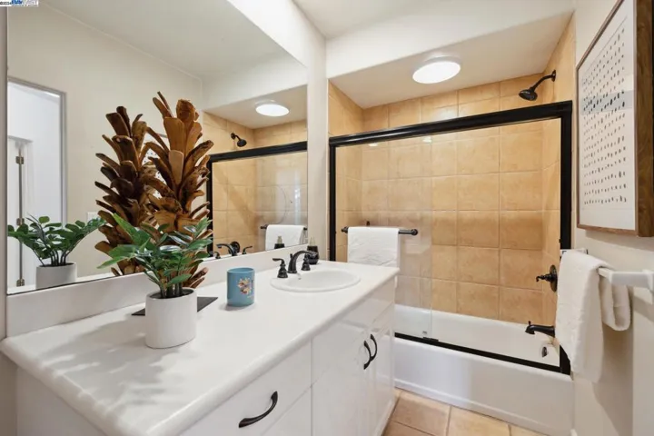6001 Avoca Avenue, Oakland, California 94611
