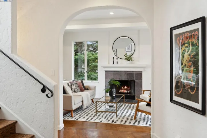 6001 Avoca Avenue, Oakland, California 94611