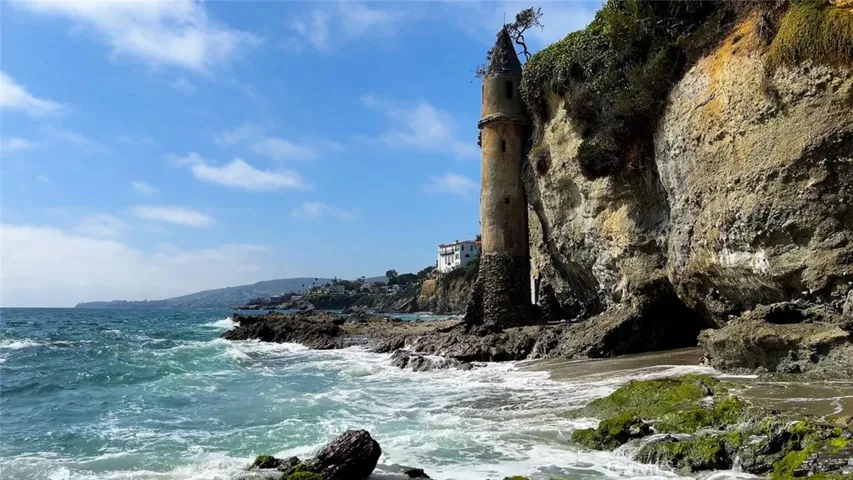 223 & 217 Nyes Place, Laguna Beach, California 92651
