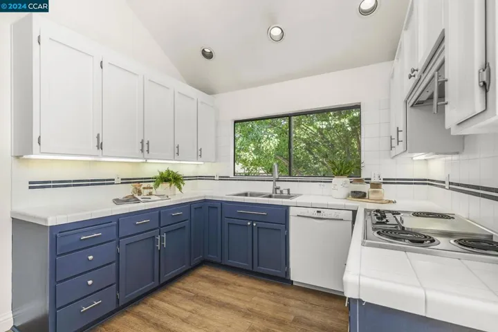 1261 Avenida Sevilla 1b, Walnut Creek, California 94595