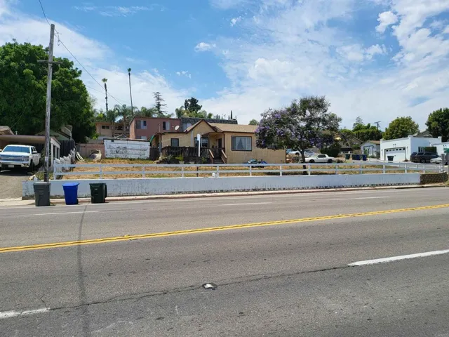 132 N Mission Rd, Fallbrook, California 92028
