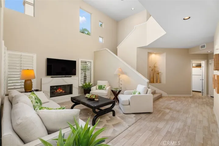 5564 Spinnaker Bay Drive, Long Beach, California 90803