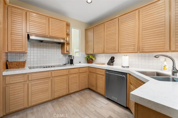 5564 Spinnaker Bay Drive, Long Beach, California 90803