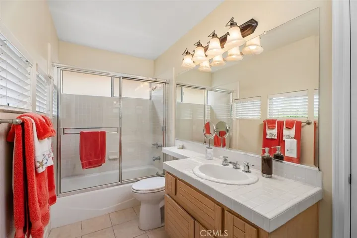 2nd bedroom private bathroom.