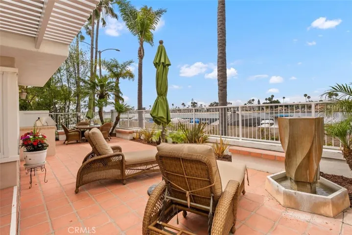 5564 Spinnaker Bay Drive, Long Beach, California 90803
