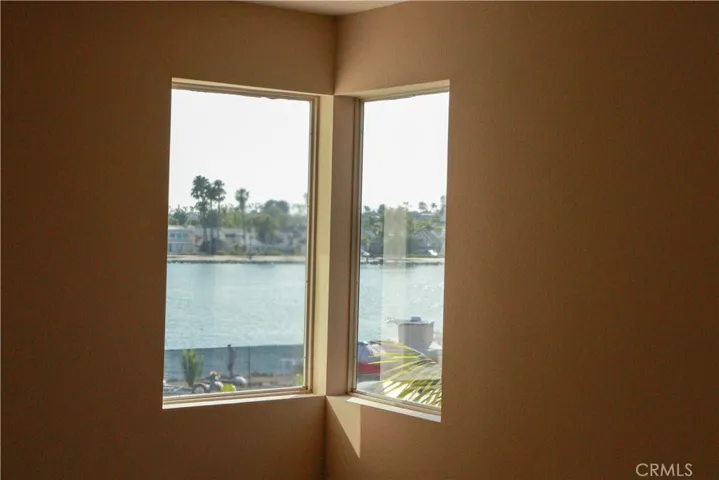 5564 Spinnaker Bay Drive, Long Beach, California 90803