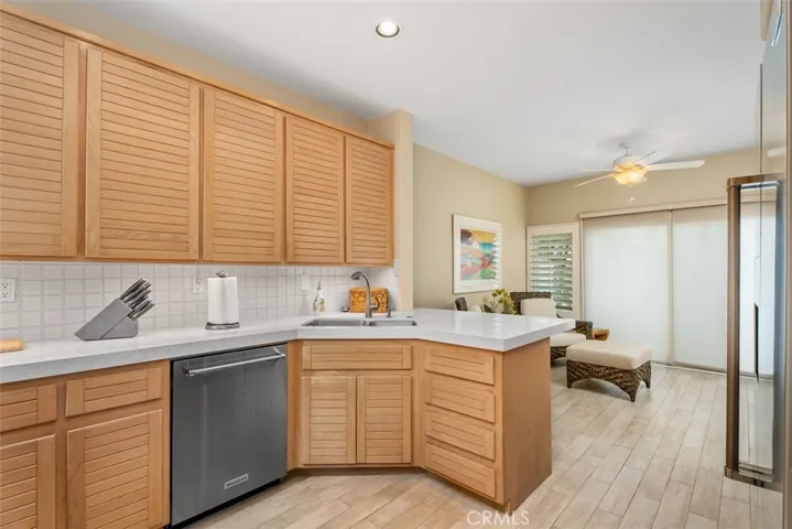 5564 Spinnaker Bay Drive, Long Beach, California 90803
