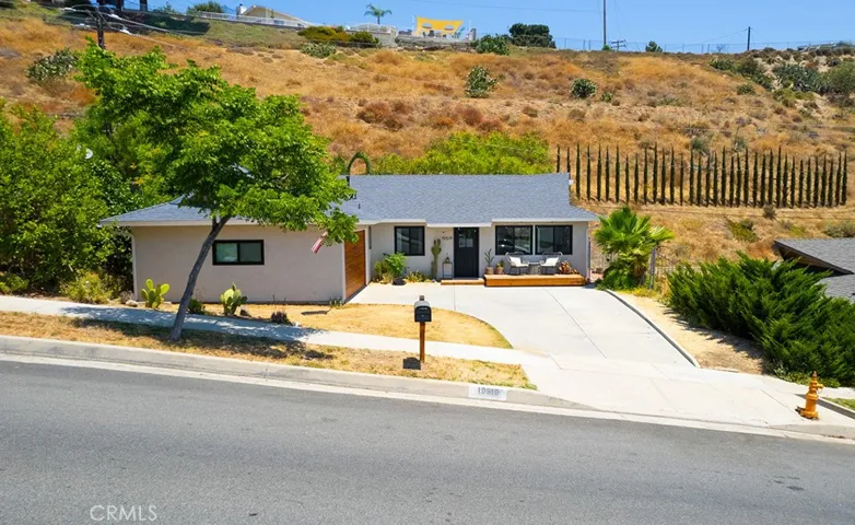 19519 Aldbury Street, Canyon Country, California 91351