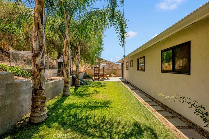 19519 Aldbury Street, Canyon Country, California 91351