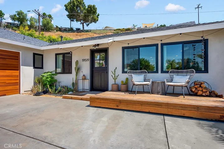 19519 Aldbury Street, Canyon Country, California 91351