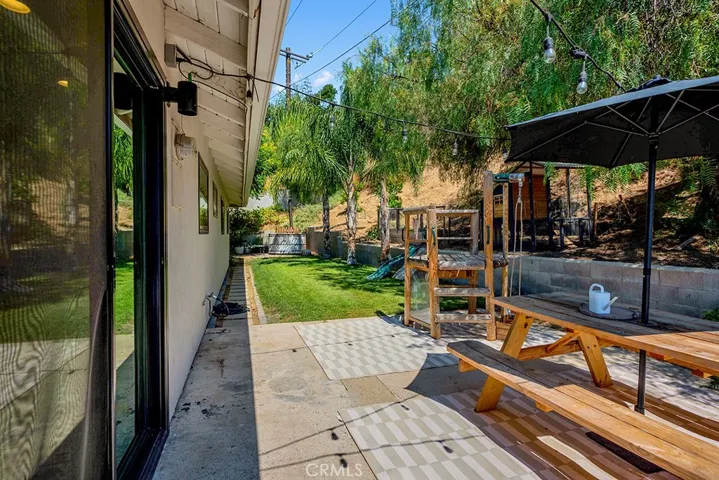 19519 Aldbury Street, Canyon Country, California 91351