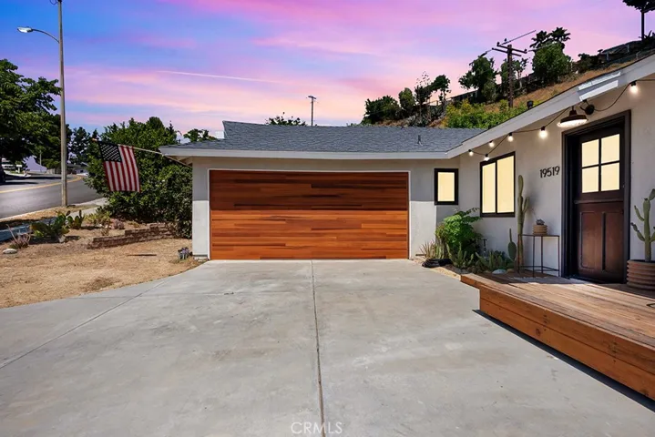 19519 Aldbury Street, Canyon Country, California 91351