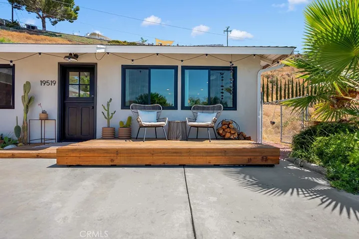 19519 Aldbury Street, Canyon Country, California 91351