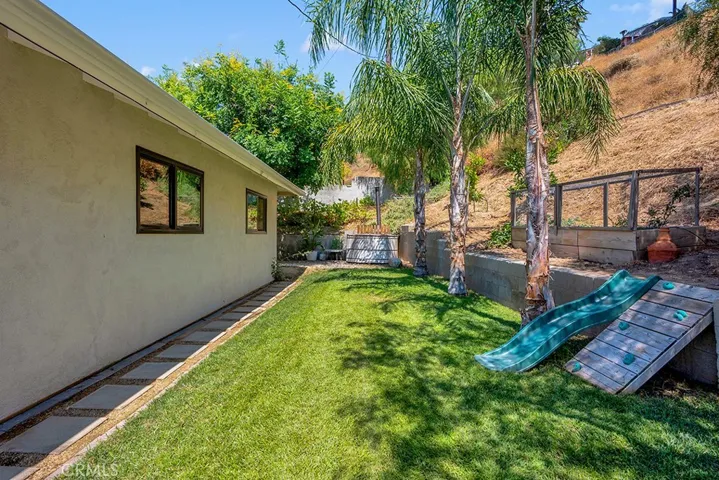 19519 Aldbury Street, Canyon Country, California 91351