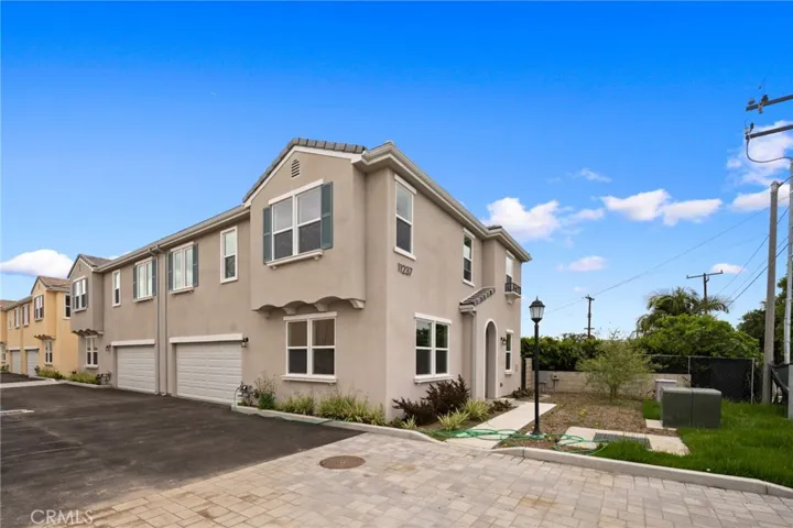 11237 Gladhill Road 6, Whittier, California 90604