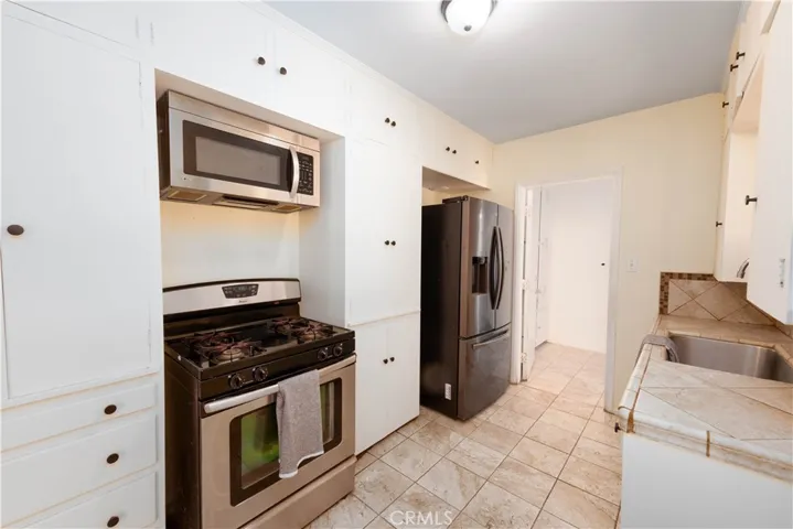 1484 N White Avenue, Pomona, California 91768