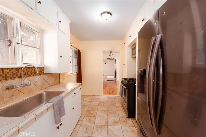 1484 N White Avenue, Pomona, California 91768
