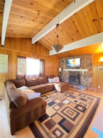 772 Virginia Court, Lake Arrowhead, California 92352