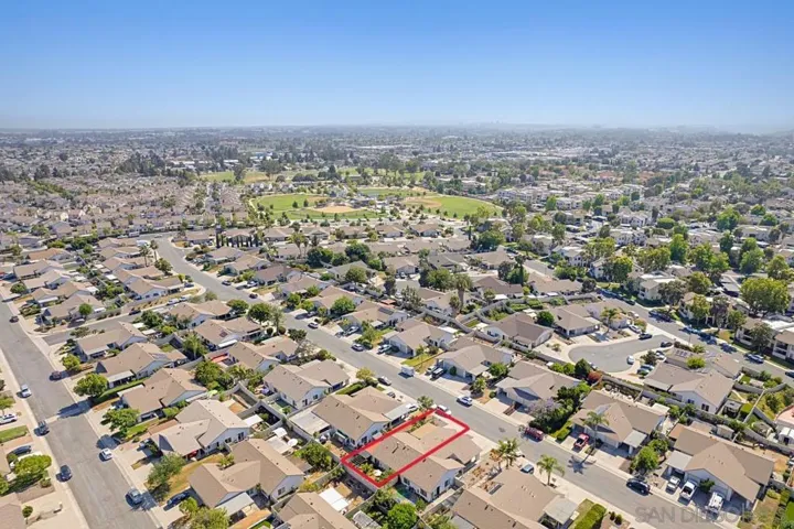 Close proximity to Carroll Neighborhood Park and Mira Mesa Community Park & Recreation Center.