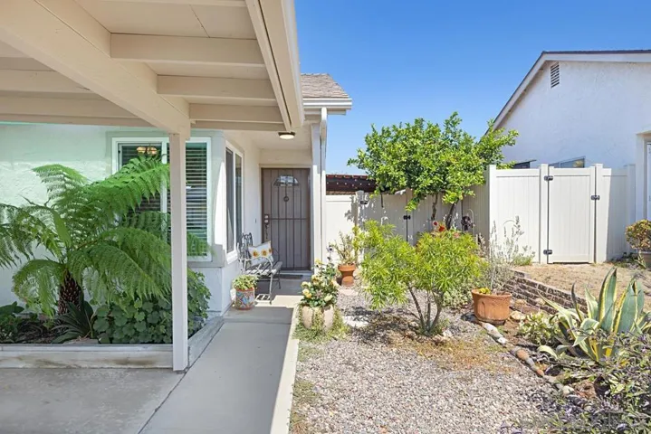 10971 Via Banco, San Diego, California 92126